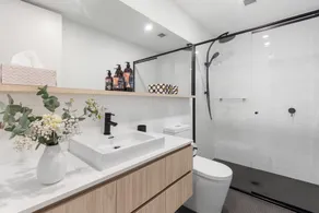 Elegant 2-Bedroom, 2-Bathroom Apartment at Caulfield Park with Balcony & Parking - Image 4