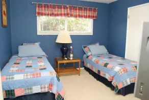 Spacious and Comfortable Family Home – Close to Beach, Golf, 1.5 blocks to beach - Image 5