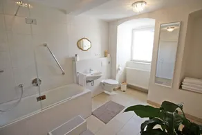 Apartamento 'Im Hofratshaus' com vista para a montanha, terraço partilhado e acesso Wi-Fi - Image 2