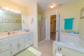6 minutes to Beach! Screened-in and Heated Pool! - Seahorse Cove - Image 3