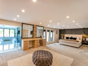 5 Bed Villa-Sleeps 10-Hot Tub-Bar & Pool table - Image 5