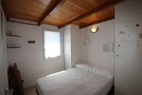 Jolie maison d'angle, belle terrasse,  5 couchages, clim séjour , a 400 m de la mer a ... - Image 4