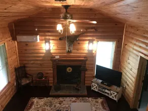 Country log cabin in beautiful middle Tennessee - Image 2