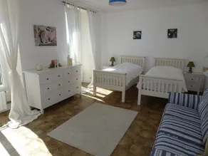 Sex sengs chateau med privat 15 meters pool beliggende på landet med udsigt - Image 4