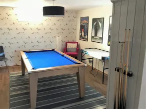 5 bedroom accommodation in Cowes - Image 4