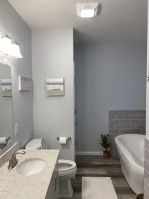 Gorgeous New Home - 4,500sq -ft7 Bed Rm-5Bath 2 Fireplace -3 65” TV’s large Bar - Image 2