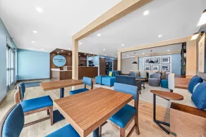 Everhome Suites Ontario - Image 5