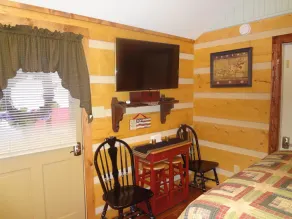Charmerende NC Mountainside & Riverside Cabin In A Serene Vineyard Setting - Image 5