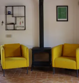 Beautifully renovated, modern, 1 bedroom apartment with swimming pool - Image 2