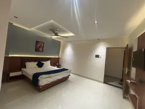 Deluxe Chakan Corporate New Royal Inn - Image 4