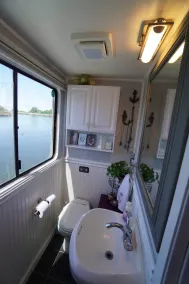 Romantic Getaway with Sauna, fireplace and great seal watching - Image 5
