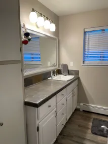 Adorable 2 Bedroom Vacation Rental Located on Canal - Image 2