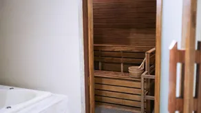 MCollection - Private Rooms in Historic Manila Chinatown - Image 2