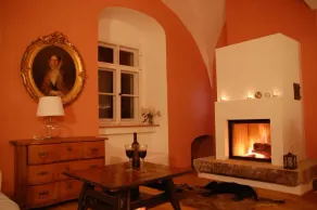 Vivi nel castello sul lago! Generosamente ed elegantemente progettato. Con letto a baldacchino e camino - Image 3