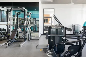 Deluxe Redondo Beach 1BR w/ Pool, Gym & W/D, walk to Beach, by Blueground - Image 3