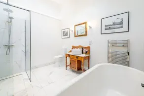 Delightful, single-storey property which provides tasteful accommodation - Image 3