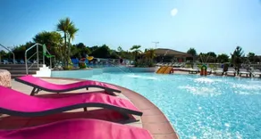 Casa mobile 'Gastes' con piscina condivisa, terrazza privata e aria condizionata - Image 5