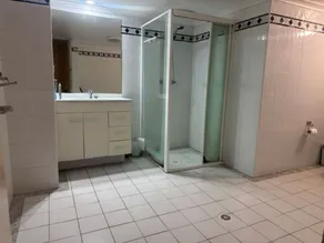 Sydney City Extra Large Security Furnished Master bedroom +a Sunroom Apartment - Image 4