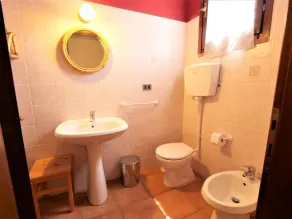 Dejlig lejlighed i villa med pool, WIFI, TV, gårdhave, kæledyr tilladt og panorama udsigt - Image 2