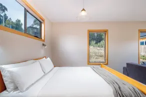 Granite (FS4) - Freycinet Holiday Houses - Image 5