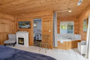 River Road Lodge 7 Bedroom Lodge by NW Comfy Cabins by RedAwning - Image 4