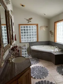 Barrel sauna, two plug-play hot tubs ,pool table Mt View private trail to river - Image 4