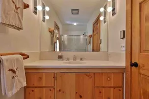 Secluded 2600 sq ft home 15 min from Okemo+Killington - Image 2