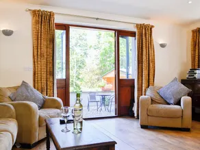 1 bedroom accommodation in New Quay - Image 5