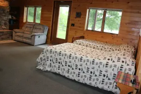 Log Cabin Lake House - Image 4