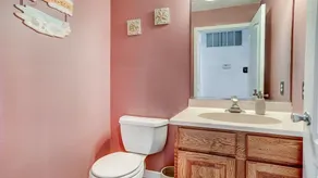 Ideal Location of Harvey Cedars, just steps from the Bay, 3-4 min walk to beach - Image 4