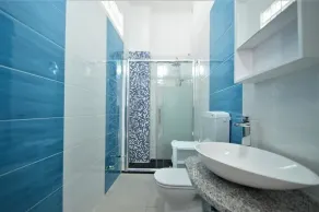 holiday inn endless summer - Image 4