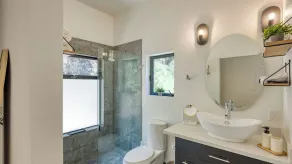 Mill Creek by Avantstay Modern Design, Patio, Hot Tub - Image 4