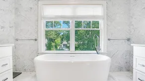 Timeless Hamptons style Beach Home, heated saltwater pool, expansive deck,... - Image 5