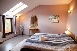 Peaceful surroundings - Image 5