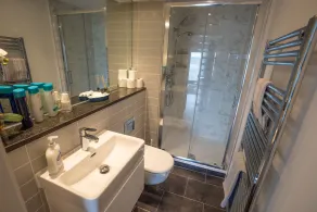 Very popular modern 2 bedroom apartment sleeps 4  located opposite Deal Pier. - Image 3