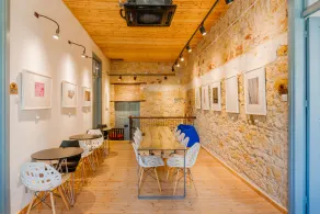 TasEV Guesthouse - Image 5