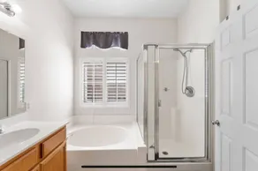 3 Bedroom House Bordering Temecula - Image 5