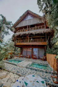 Eco Lodge Suites and Bungalow by the beach - Image 2