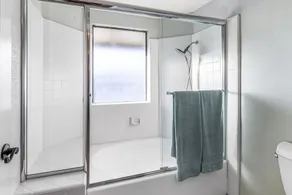 Spacious 4 Bedroom Home, close to Parks !! - Image 3