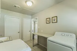 Belle of Belton-Spacious/Central Location/Pool/Hot Tub/Game Room w/ Pool Table - Image 3