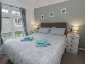 SEACROFT, pet friendly, character holiday cottage in Kilgetty - Image 4