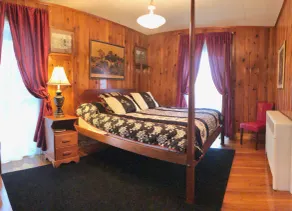 Spacious 5-bedroom w/ huge yard. Rural getaway! - Image 5