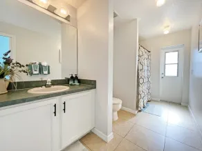 Unique lakeside pool home less than 20 mins from Disney - Image 5