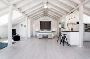 Modern Beach Loft - Image 5