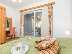 Cosy apartment for 4 guests with A/C, pool, WIFI, TV and balcony - Image 3