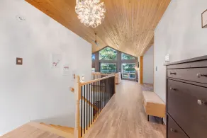 Beautiful Large 5bed 4bath Lake house in Bancroft! - Image 2
