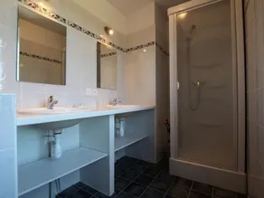 Maison de charme avec grand parc pour des vacances en famille au cœur de l'Auvergne - Image 2