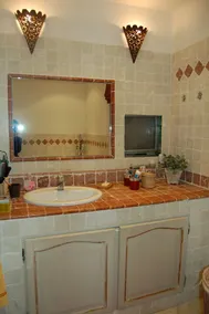 Contemporary house - Image 3