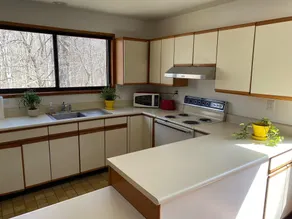 Cozy Cold Spring Getaway - Image 3