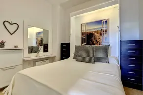 Apartment 'Marina de la Duquesa 805' Close to the Beach with Pool - Image 5